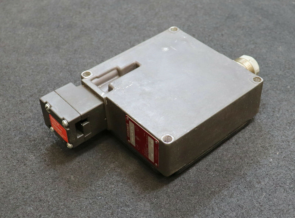 EUCHNER Sicherheitsschalter 24VAC/DC TZ1LE024SR6 gebraucht