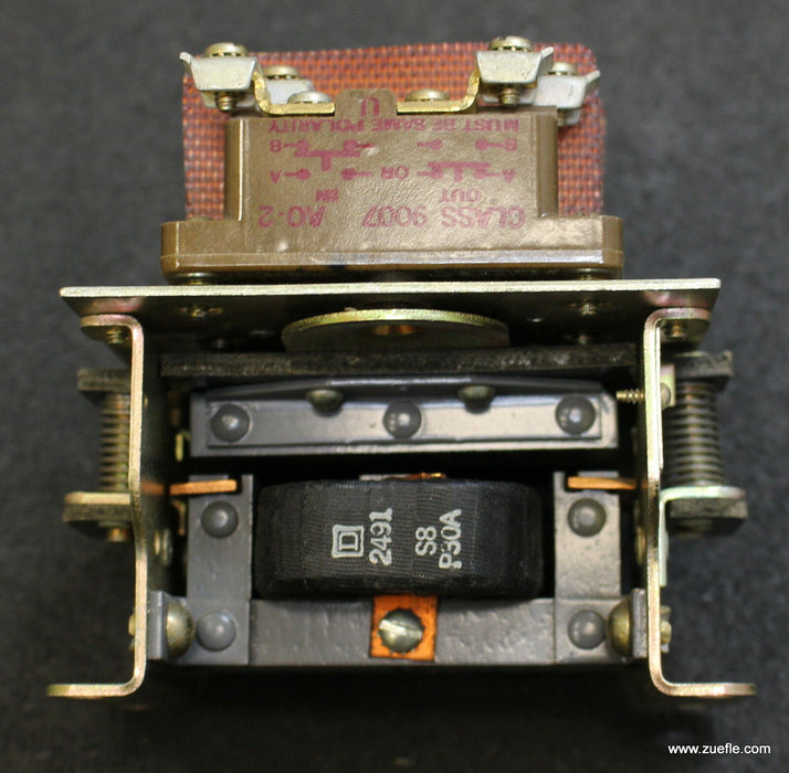 SQUARE COMPANY A.C. pilot duty / D.C. pilot duty Type P04 S3 215512 LS class8501