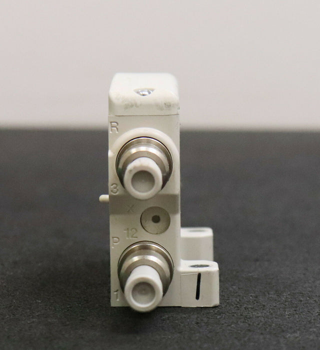 SMC Pneumatisches Blockmodul VQM2-00000044E28-EBXL 46-P-30D 321388 (994) 210ABB1
