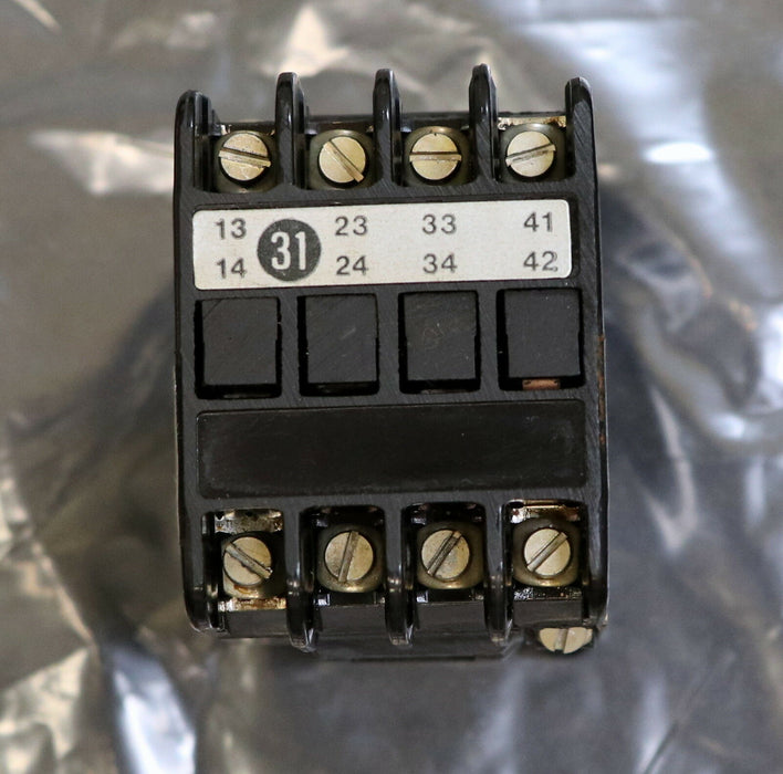 SIEMENS Schütz Ith=16A 3TA6801-0A Spule 220V 50Hz 3S + 1Ö 3NO + 1NC gebraucht