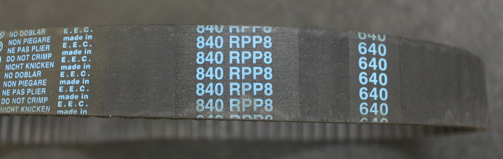 MEGADYNE Zahnriemen ISORAN 840 RPP8-30 640 Teilung 8 Breite 30mm Zähnezahl Z=105