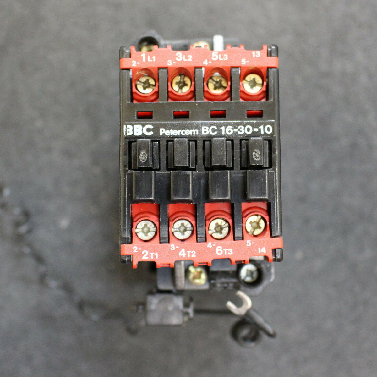 BBC PETERCEM Schütz BC16-30-10 – 220VDC, Ith 28A, Ui 690VAC, Gebraucht Aber Funktionsfähig