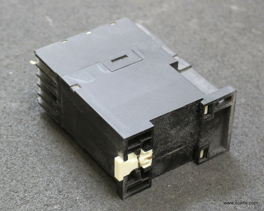 SIEMENS Zeitrelais 7PU2240-0AN20 220-240VAC 50/60Hz 0,06-0,6s 200VAC 3A