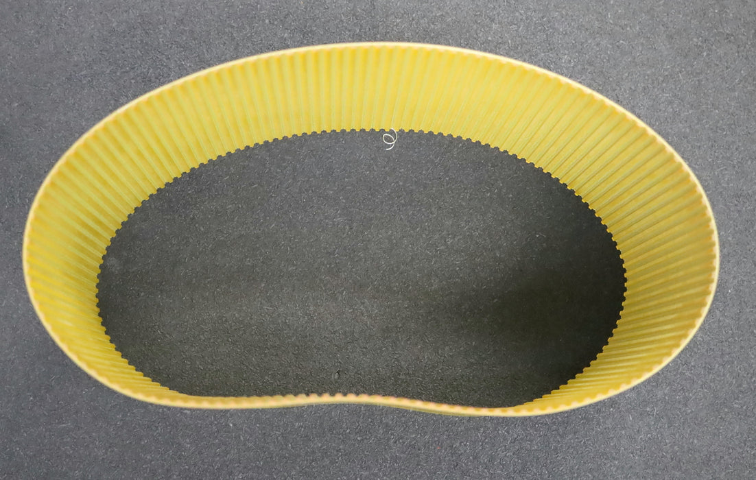 Bild des Artikels 136mm-breiter-Zahnriemen-T5-Breite-136mm-Länge-675mm---zum-zuschneiden