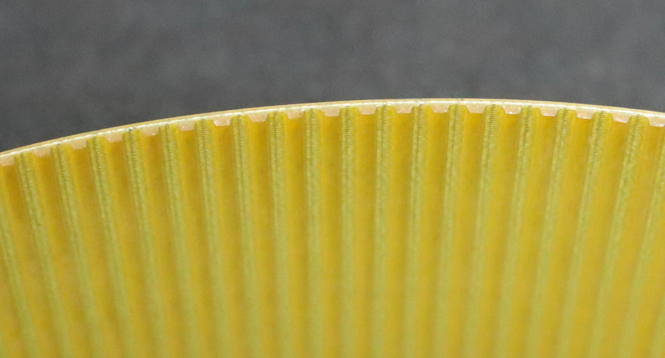 Bild des Artikels 136mm-breiter-Zahnriemen-T5-Breite-136mm-Länge-675mm---zum-zuschneiden