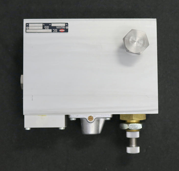 Bild des Artikels HERION-Steuereinheit-komplett-Wegeschieberblock-SKS-Nr.-1025121-Pe=-2,5-10bar