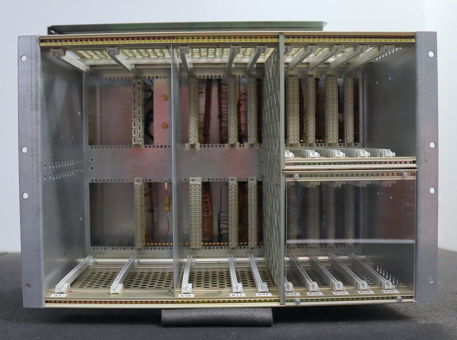 Bild des Artikels AEG-RACK-für-USV-Systeme-TRANSOKRAFT-/-THYROSTAT-mit-4-Platinen-Nr.-6761930-DZL