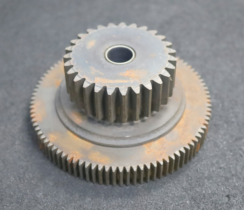 Bild des Artikels DEMAG-Doppelzahnrad-für-Motor-13/6KF2-Z-=-91-/-27-m-=-1,25-/-2,25-unbenutzt