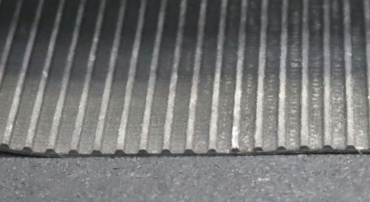 Bild des Artikels CONTITECH-610mm-breiter-Zahnriemen-Timing-belt-220XL-Breite-610mm-Länge-558,8mm