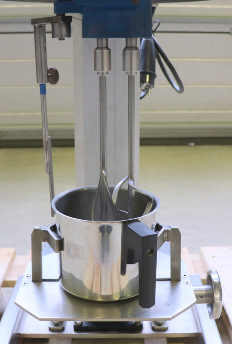 Bild des Artikels BEBA-höhenverstellbarer-Labor-Mischer-Typ-BEBA-B3-No.-1002+LINAK-LP2-2.2B-300-24