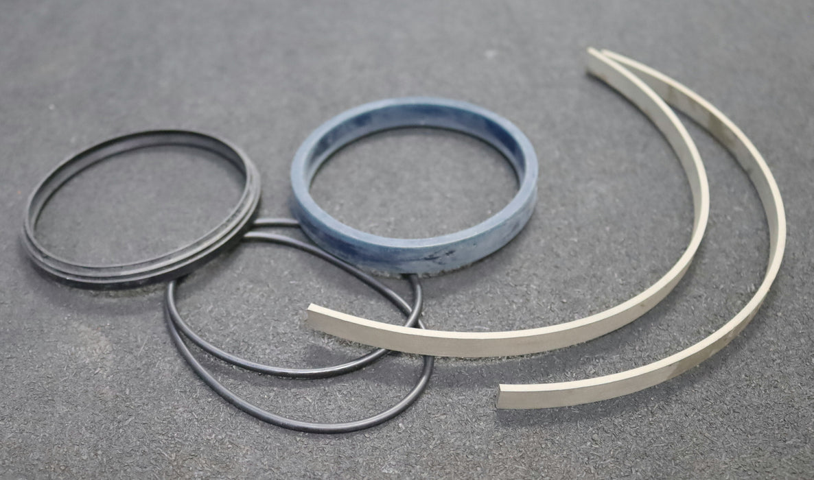 Bild des Artikels GRAY-Dichtungssatz-für-Selbstfahrer-Auslegekran-Typ-HB5000-Fab.Nr.-871010747