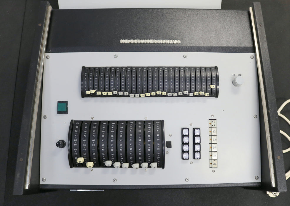 Bild des Artikels GROSMAN-Light-Dimmer-MP-24-mit-4-Steckplätzen-220V-2A-ungeprüft
