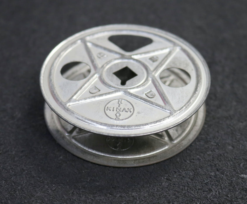 Bild des Artikels KINAX-Filmspule-für-Nonflam-Sicherheitsfilm-16mm-AußenØ-75mm-Innenvierkant-8x8mm