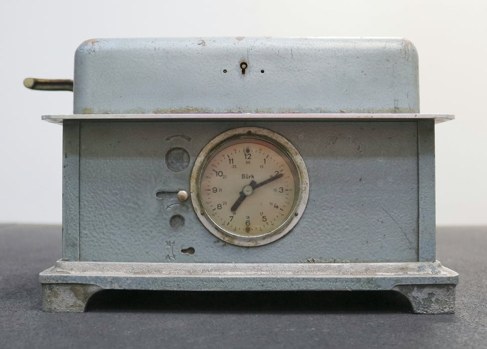 Bild des Artikels WÜRTTEMBERGISCHE-UHRENFABRIK-BÜRK-Stempeluhr-Historische-Stechuhr-Nr.-16591