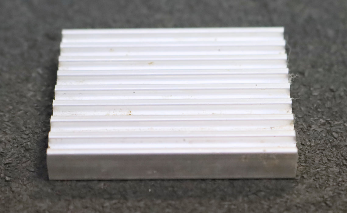 Bild des Artikels Aluminium-Klemmplatte-Clamping-plate-Profil:-8M-ohne-Bohrungen-Gesamtb.:-41,5mm