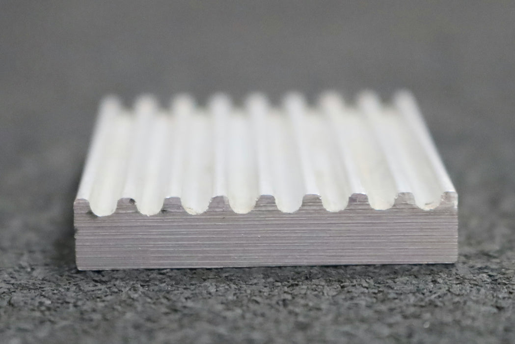 Bild des Artikels Aluminium-Klemmplatte-Clamping-plate-Profil:-8M-ohne-Bohrungen-Gesamtb.:-41,5mm