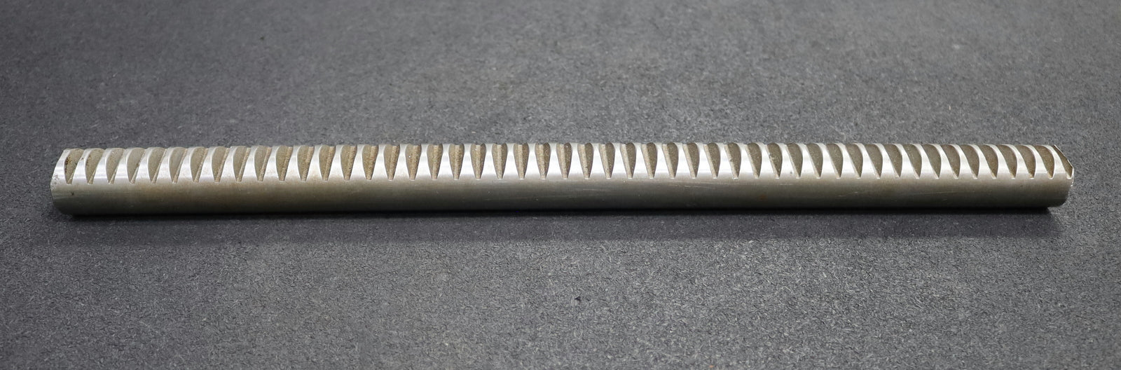 Bild des Artikels Stahl-Rundzahnstange-Round-rack-M3-Teilung:-9,42mm-Länge-463mm-Ø--=-30mm-