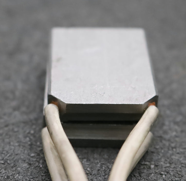 Bild des Artikels S+E-Kohlebürste-Blockkohlebürste-eine-Litze-F46-Maße-16x32x40mm-mit-Kabelschuh
