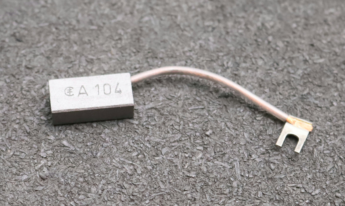 Bild des Artikels CARBONE-Block-Kohlebürste-mit-einer-Litze-A-104-6,2x10x20mm-(t-x-a-x-r)