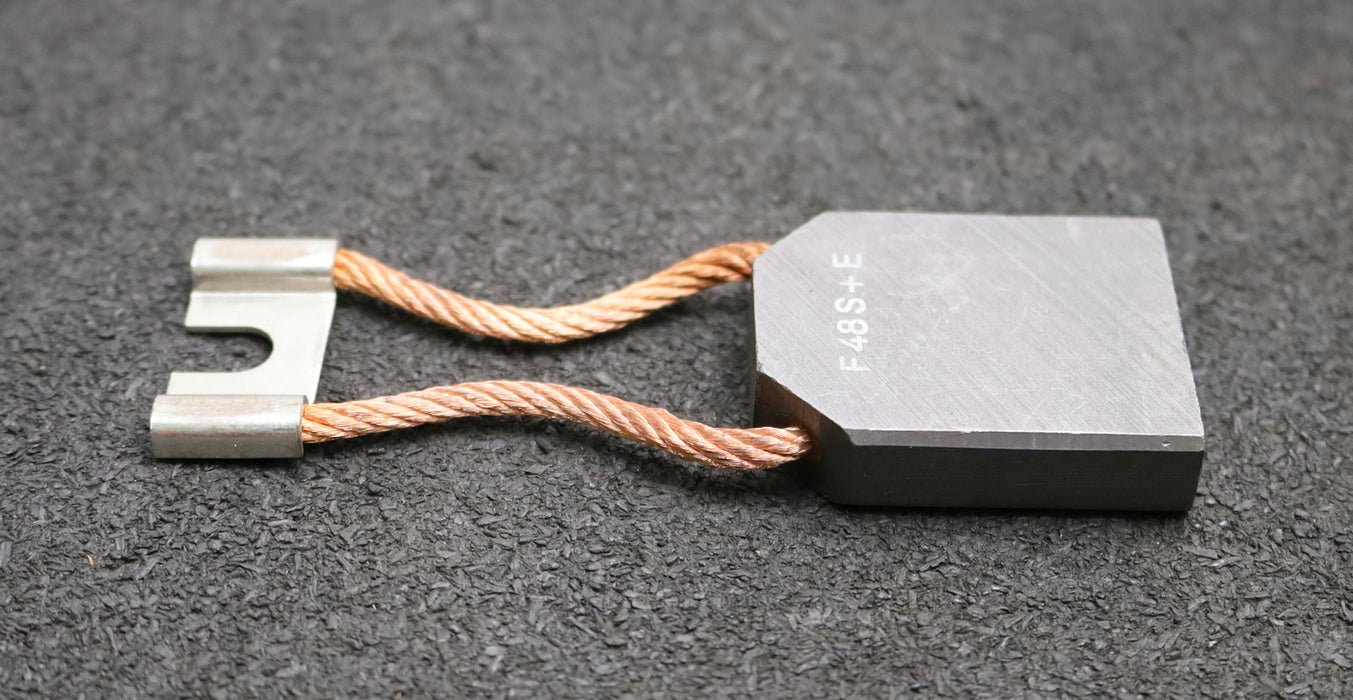 Bild des Artikels SCHUNK-Kohlebürste-mit-zwei-Litzen-F48-10x32x40mm-(t-x-a-x-r)-mit-Kabelschuh