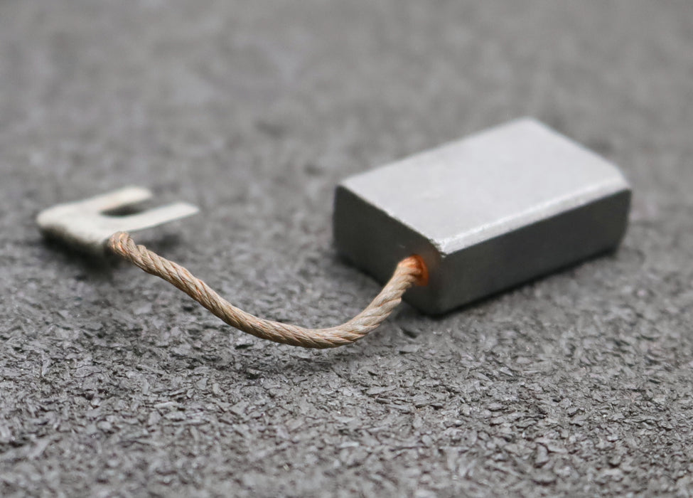 Bild des Artikels CARBONE-Block-Kohlebürste-mit-einer-Litze-BG530-8x16x25mm-(t-x-a-x-r)