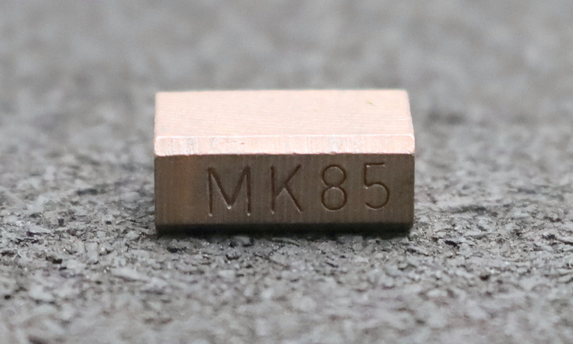 Bild des Artikels CARBONE-2x-Block-Kohlebürste-ohne-Litze-MK85-6,3x10x16mm-(t-x-a-x-r)