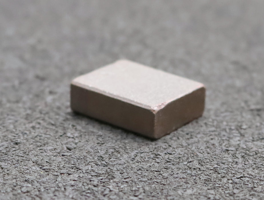 Bild des Artikels Block-Kohlebürste-ohne-Litze-EN12-8x20x25mm(t-x-a-x-r)-Carbon-brushes-unbenutzt