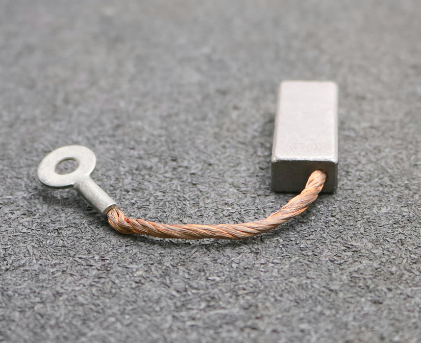 Bild des Artikels Block-Kohlebürste-mit-einer-Litze-C801-9x14,5x40mm(t-x-a-x-r)-mit-Kabelschuh