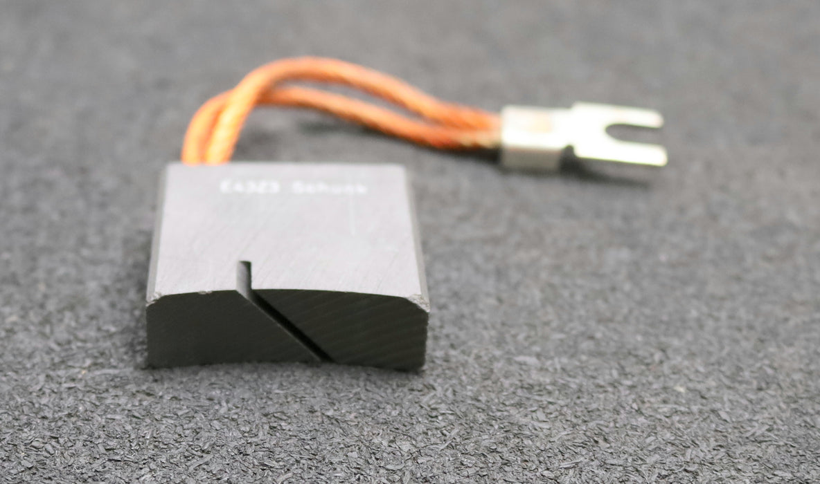 Bild des Artikels SCHUNK-Block-Kohlebürste-mit-zwei-Litzen-E43Z3-40x12,5x40mm(t-x-a-x-r)-unbenutzt