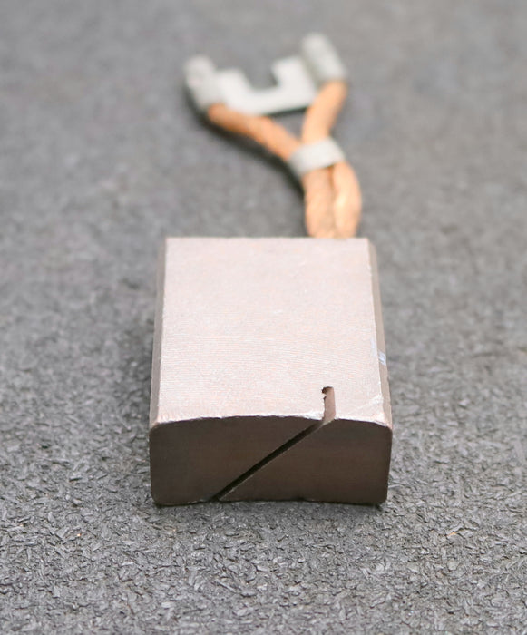 Bild des Artikels CARBONE-Block-Kohlebürste-mit-zwei-Litzen-MK75-32x16x40mm(t-x-a-x-r)-unbenutzt