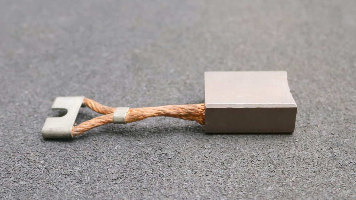 Bild des Artikels CARBONE-Block-Kohlebürste-mit-zwei-Litzen-MK75-32x16x40mm(t-x-a-x-r)-unbenutzt