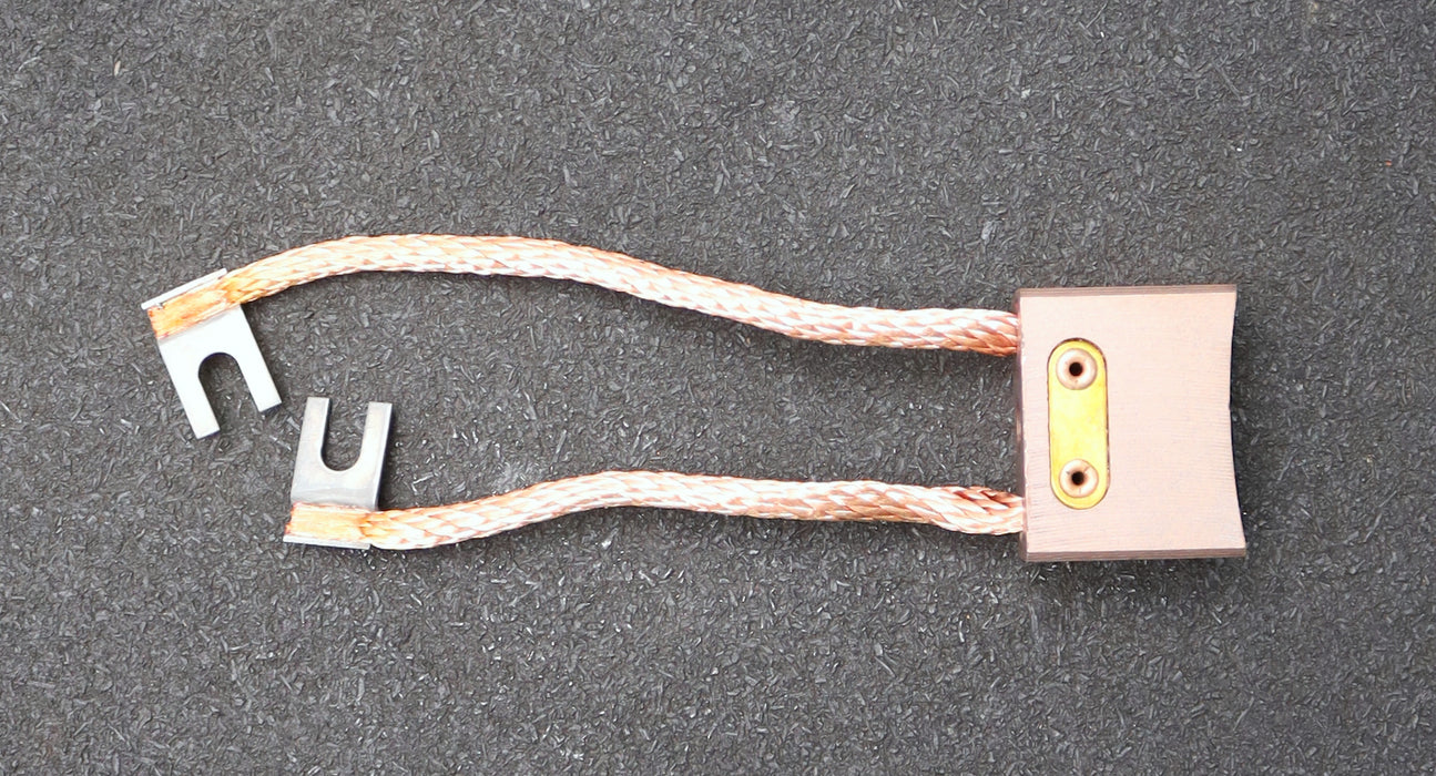 Bild des Artikels SCHUNK-Block-Kohlebürste-mit-zwei-Litzen-B14-40x20x32mm(t-x-a-x-r)-+-Kabelschuh