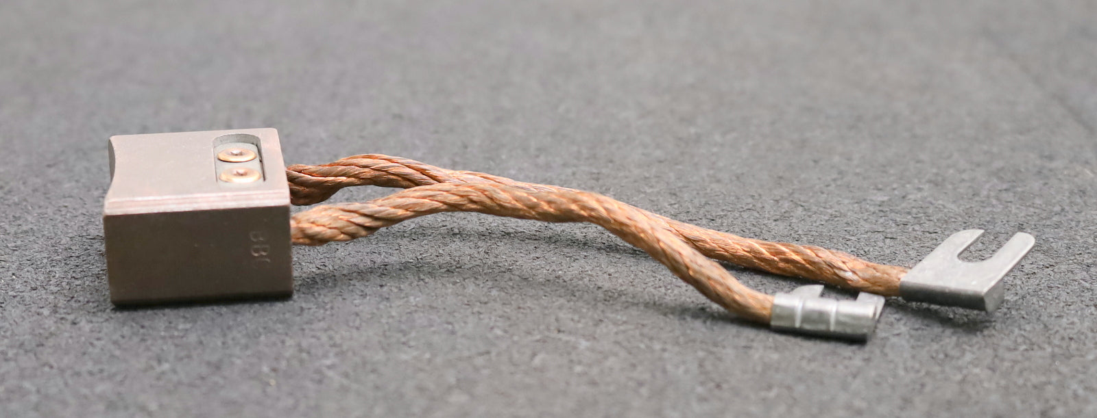 Bild des Artikels SCHUNK-Block-Kohlebürste-mit-zwei-Litzen-CL19-40x20x32mm(t-x-a-x-r)-+-Kabelschuh