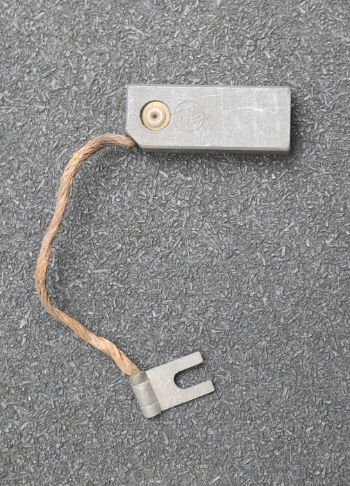 Bild des Artikels R+W-Block-Kohlebürste-mit-einer-Litzen-860-10x18x45mm-(t-x-a-x-r)-mit-Kabelschuh