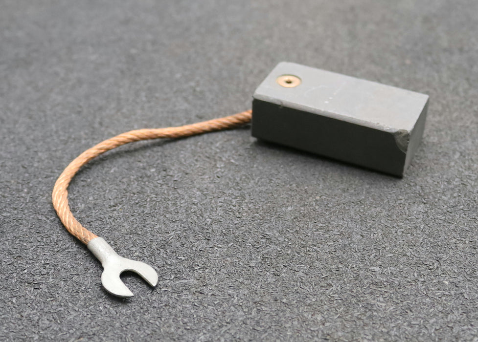 Bild des Artikels Block-Kohlebürste-mit-einer-Litze-G163-20x30x60mm-(t-x-a-x-r)-mit-Kabelschuh