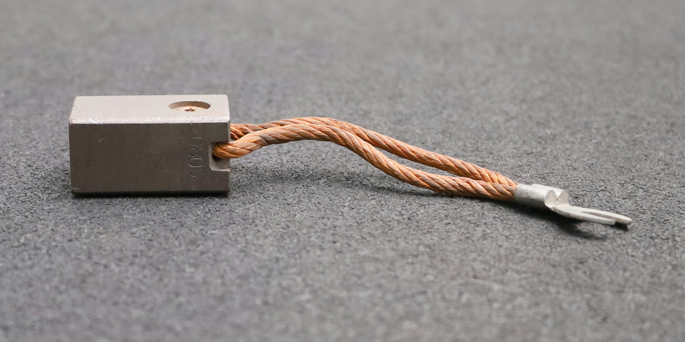 Bild des Artikels Block-Kohlebürste-mit-zwei-Litzen-C805-20x25x40mm-(t-x-a-x-r)-mit-Kabelschuh