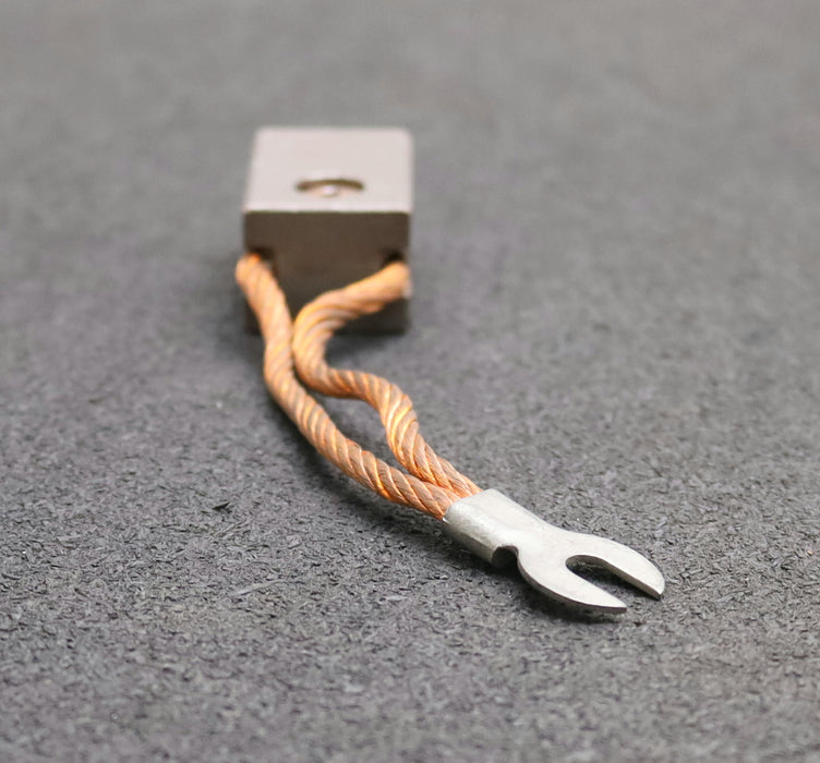 Bild des Artikels Block-Kohlebürste-mit-zwei-Litzen-C805-20x25x40mm-(t-x-a-x-r)-mit-Kabelschuh