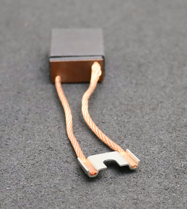 Bild des Artikels CARBONE-Montierte-Zwillings-Kohlebürste-EG367J-16x32x40mm-(t-x-a-x-r)-unbenutzt