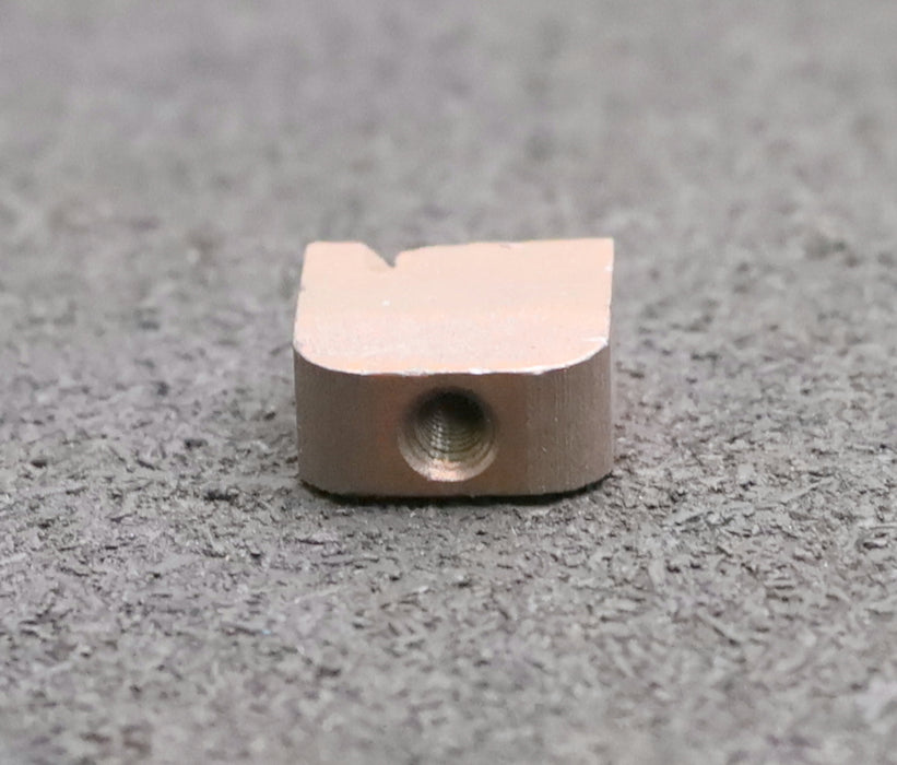 Bild des Artikels R+W-Block-Kohlebürste-ohne-Litze-RC84-16x8x16mm(t-x-a-x-r)-mit-Staubrille