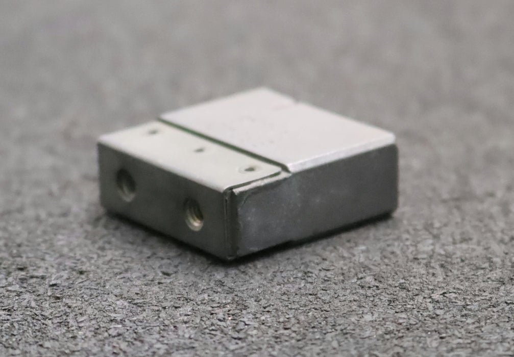 Bild des Artikels CARBONE-Block-Kohlebürste-ohne-Litze-EG34D-32x12,5x32mm-(t-x-a-x-r)-unbenutzt