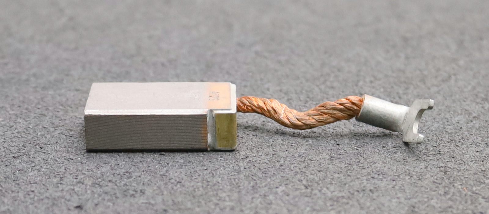 Bild des Artikels SCHUNK-Block-Kohlebürste-mit-einer-Litze-A12S-12x28x41mm-(t-x-a-x-r)-unbenutzt