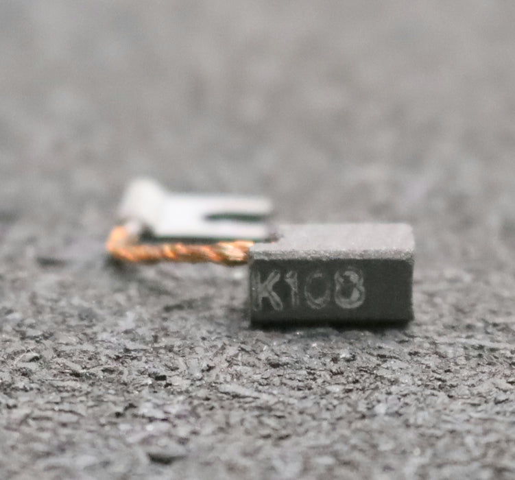 Bild des Artikels 4x-Kleinkohlebürste-K108-6x5x10mm-(t-x-a-x-r)-mit-Kabelschuh-Kabellänge-17mm