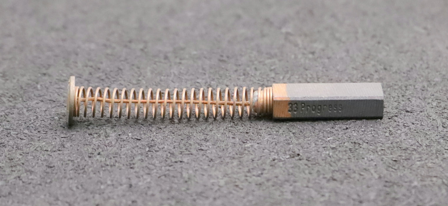 Bild des Artikels PROGRESS-4x-Kleinkohlebürste-33-9x6x31mm-(t-x-a-x-r)-mit-Kabel,-Feder-und-Teller