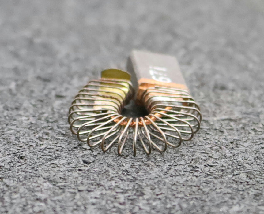 Bild des Artikels 4x-Kleinkohlebürste-671-5x10x22mm(t-x-a-x-r)-+Kabel+Feder+V-Bügel-unbenutzt