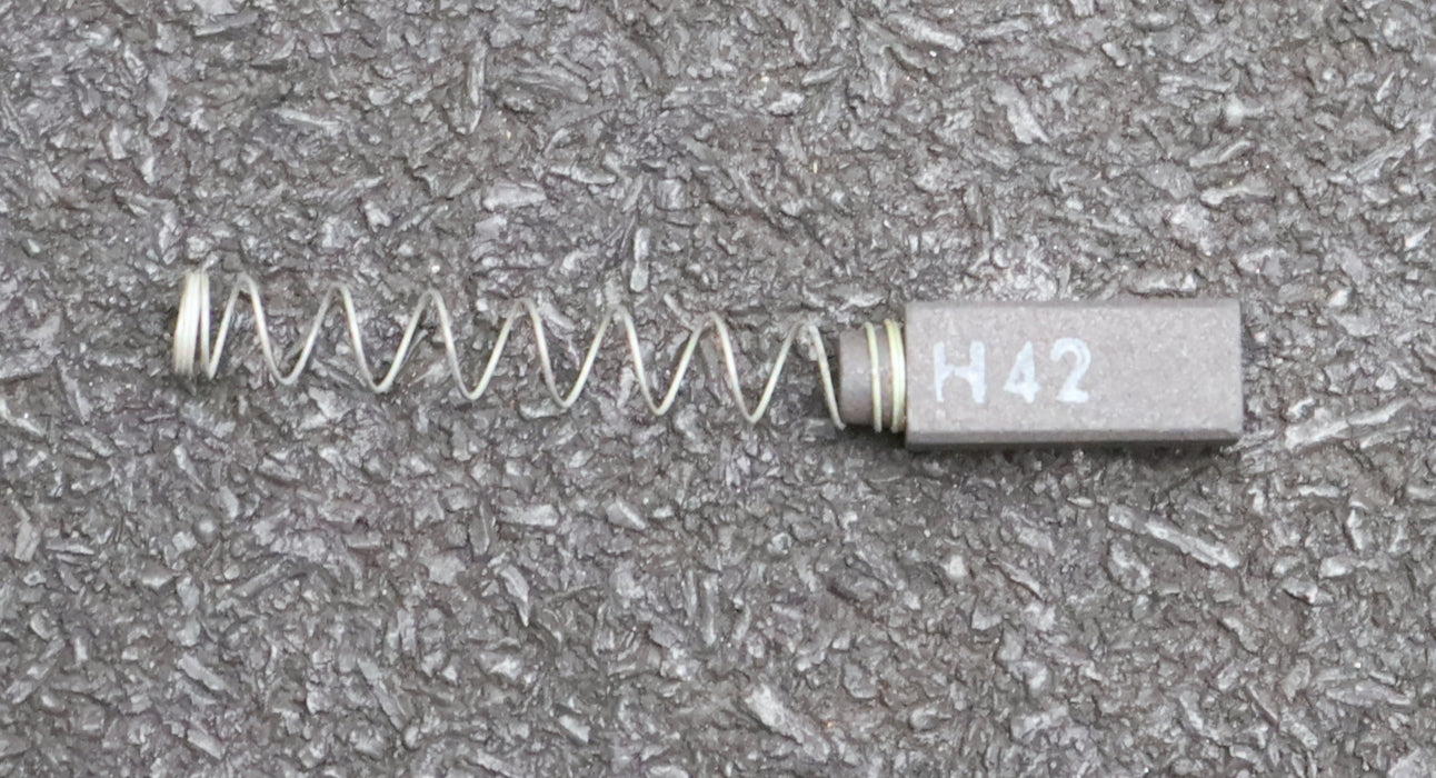 Bild des Artikels 6x-Kleinkohlebürste-H42-4,3x5,3x15mm(t-x-a-x-r)-ohne-Kabel-mit-Feder-unbenutzt