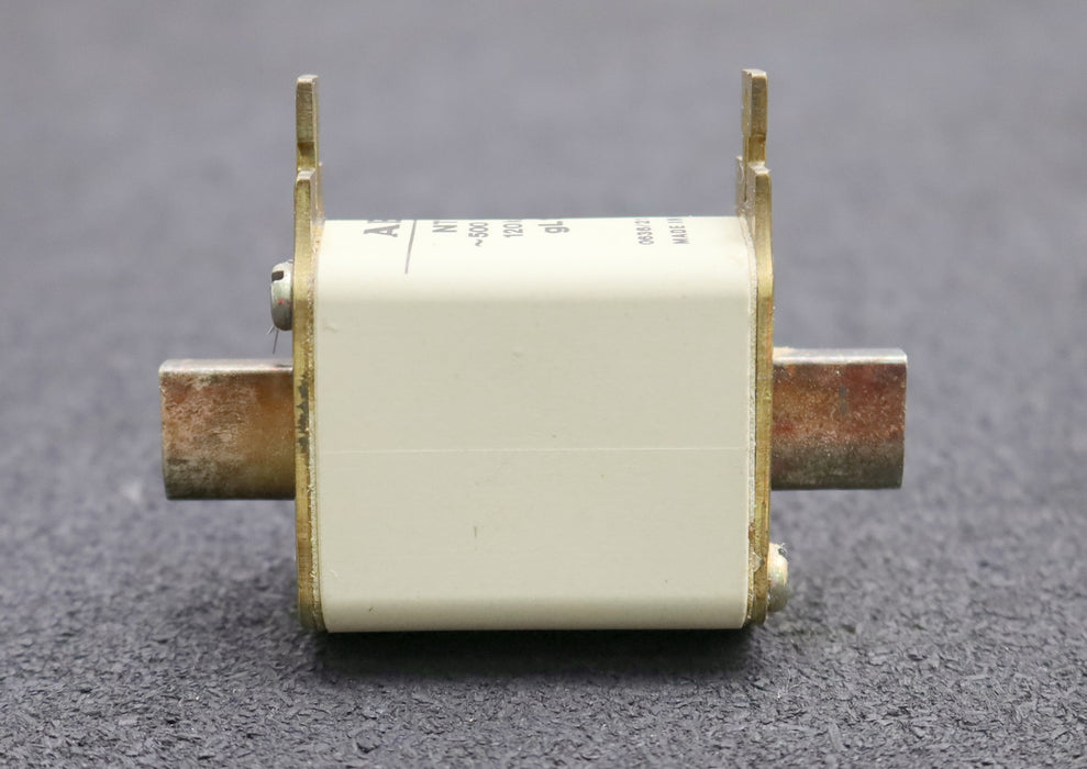 Bild des Artikels AEG-2x-NH-Sicherungseinsatz-fuse-link-10A-500VAC-NT00-Betriebsklasse-gL-120kA