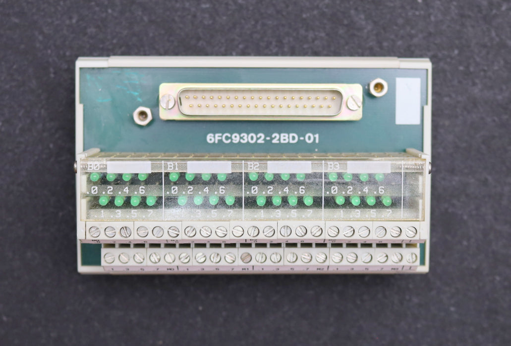 Bild des Artikels SIEMENS-SINUMERIK-Klemmleistenumsetzer-6FC9302-2BD-01-auf-PHOENIX-CONTACT-UMK