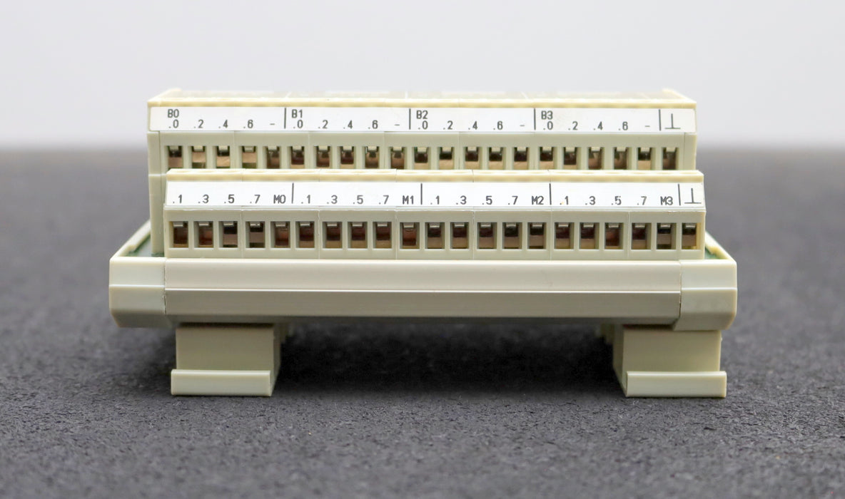 Bild des Artikels SIEMENS-SINUMERIK-Klemmleistenumsetzer-6FC9302-2BD-01-auf-PHOENIX-CONTACT-UMK