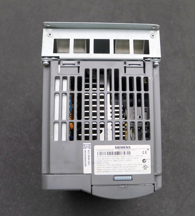 Bild des Artikels SIEMENS-Frequenzumrichter-1,1kW-MICROMASTER-440-6SE6440-2AB21-1BA1+Tastaturmodul