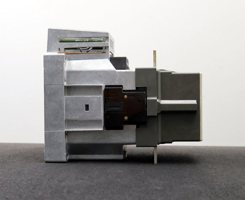 Bild des Artikels SIEMENS-Leistungsschalter-3TB5617-0B-Spulenspannung-230VDC-115-355kW-300/270A